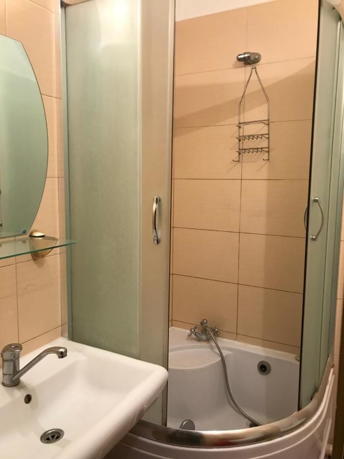 Хостелы A&S Hostel Ahmatovoy Poznyaki Киев-6
